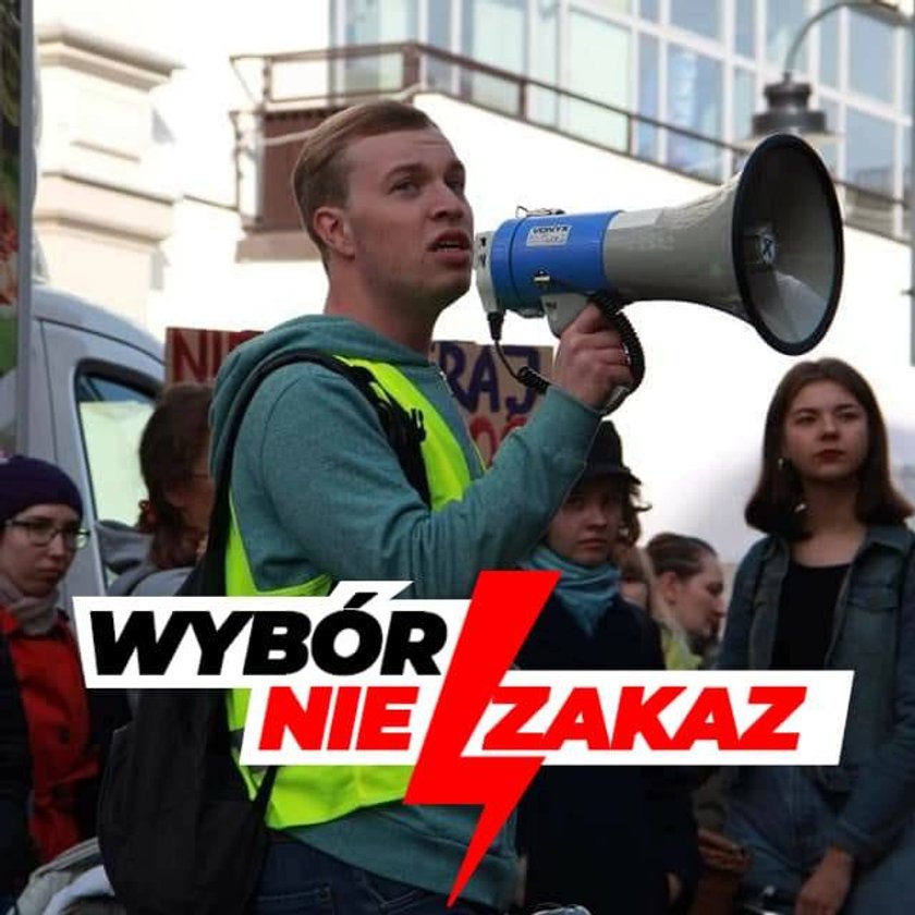 Groźby śmierci i nazistowskie symbole na bloku aktywisty i asystenta posłanki