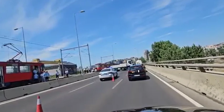 Potpuno obustavljen saobraćaj ka Novom Beogradu