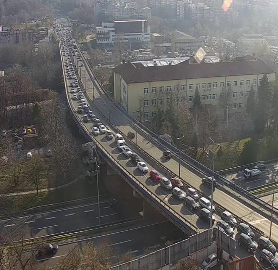 Gužva na "Plavom  mostu"