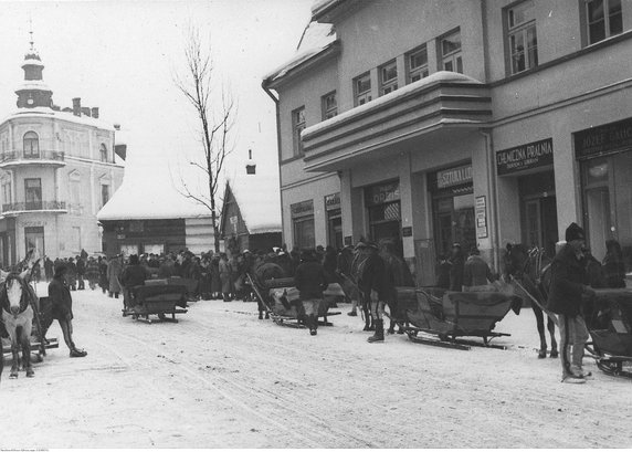 Ulica Krupówki w Zakopanem na przedwojennych fotografiach