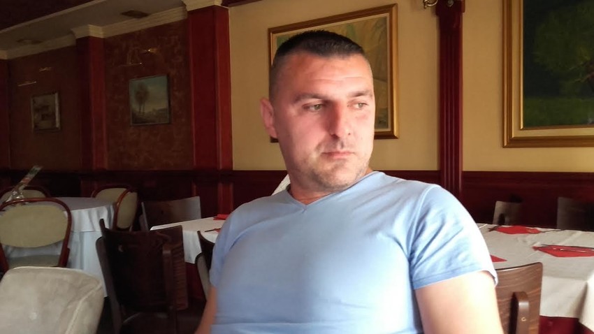 ŠOKANTAN PROTEST Fudbaler iz Leskovca u besu kroz prozor bacio TV na ...