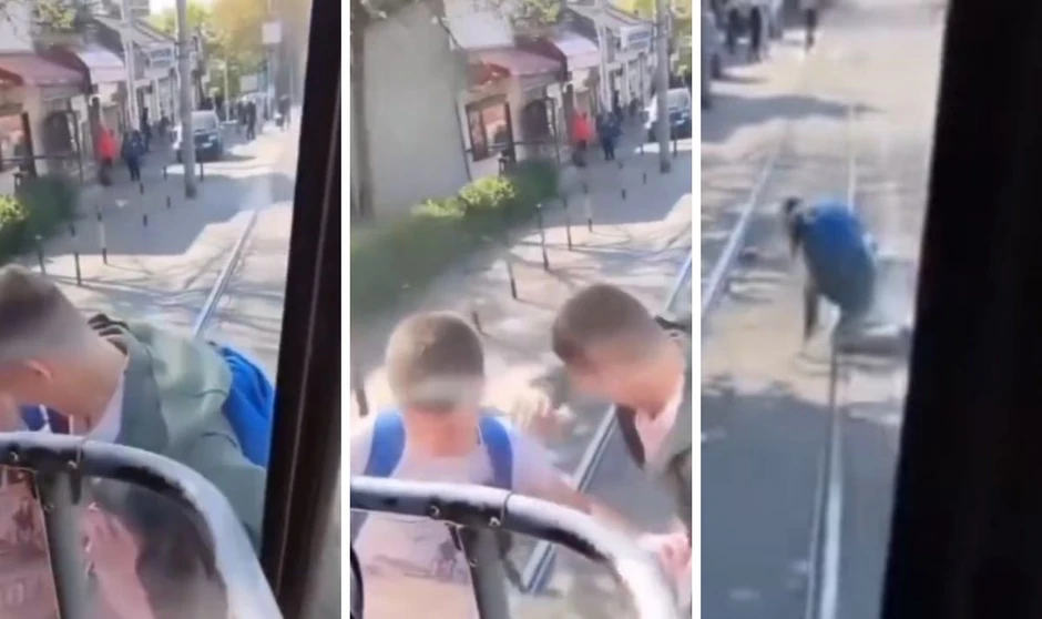 Deca skaču sa tramvaja