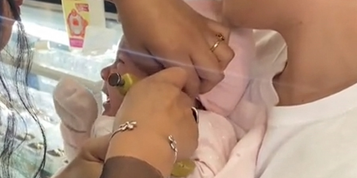 Przekłuła uszy dwumiesięcznej córeczce. Nagranie oburzyło internautów.