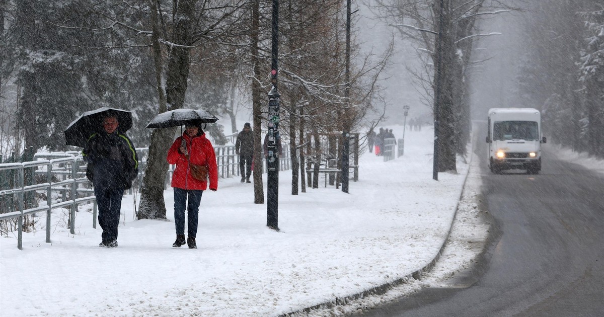 Szykują się wielkie opady śniegu i dwucyfrowe mrozy. Zima powróci z pełną siłą – znamy termin