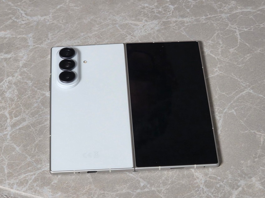 Z Fold 8 Ultra