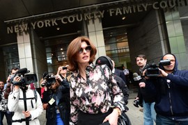 Nije ustajala za manje od 10.000 dolara, a spavala je pored MONSTRUMA: Nju je lansirao u zvezde, njene koleginice SILOVAO I PODVODIO - "znao je da ne sme da mi dira lice"