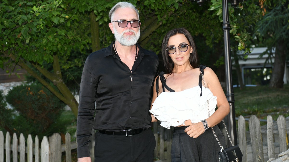 UDALA SE NATAŠA ĐORĐEVIĆ (52) ZA POZNATOG MUZIČARA Nakon venčanja u crkvi se oglasila, čestitke stižu: "Poseban dan za nas"