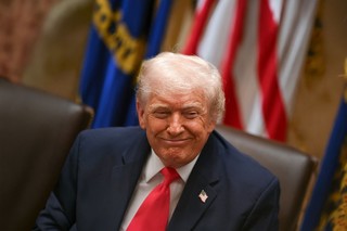 Atak na Iran: Trump poinformowany o ryzyku, ale i potencjalnych zyskach dla USA