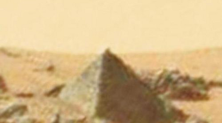 Piramist fotózott a Curiosity a Marson?