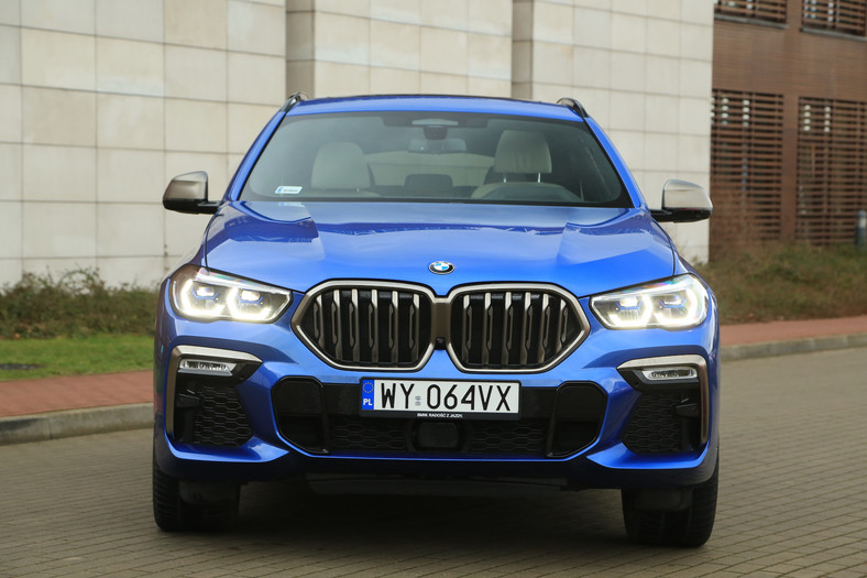 BMW X6 M50i