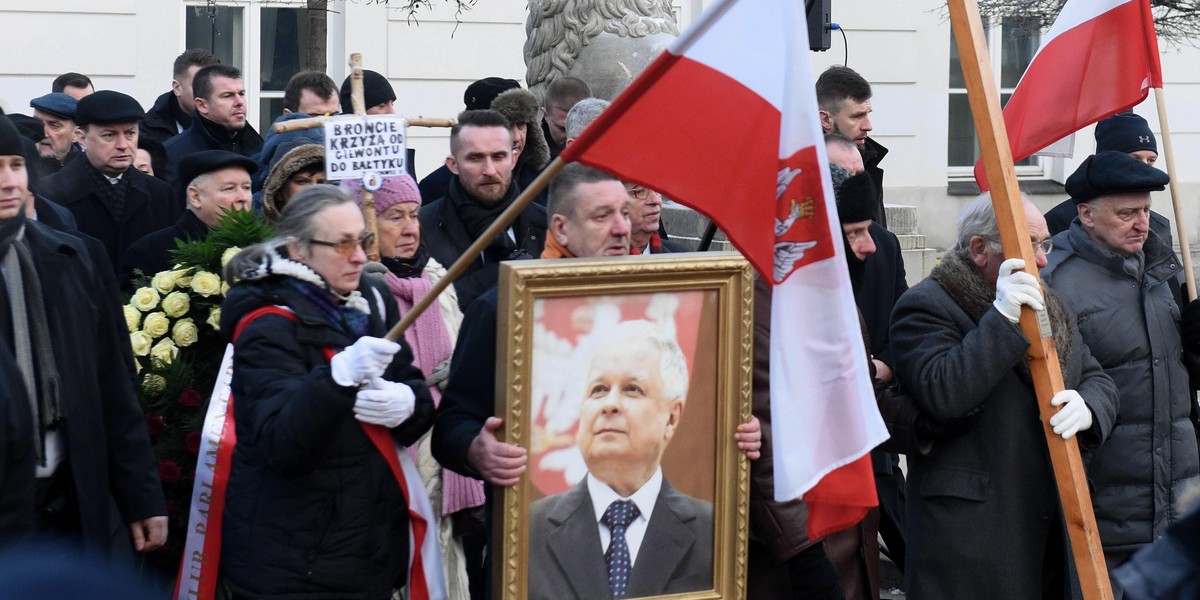 Miesięcznice kosztują tyle, co zadyma kiboli