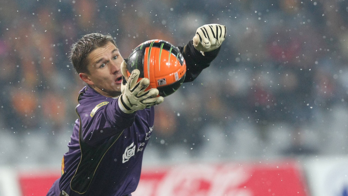 Początek przygody z Dundee United był dla Radosława Cierzniaka bardzo udany, ale meczu z Kilmarnock FC (1:3) polski bramkarze nie będzie miło wspominał. Do spółki z obrońcą Barrym Douglasem sprezentował bowiem pierwszego gola dla zespołu "Killie". Z kuriozalnego błędu śmieje się cała Szkocja!