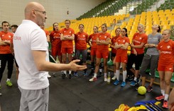 El. MŚ piłkarek ręcznych: Krowicki zapowiada, że Polki w meczu z Rosją zostawią serce na parkiecie