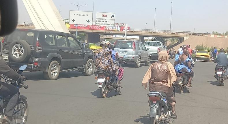 Au Mali, les motocyclettes « deux roues » font partie intégrante du paysage bamakois | Mame Gor Ngom