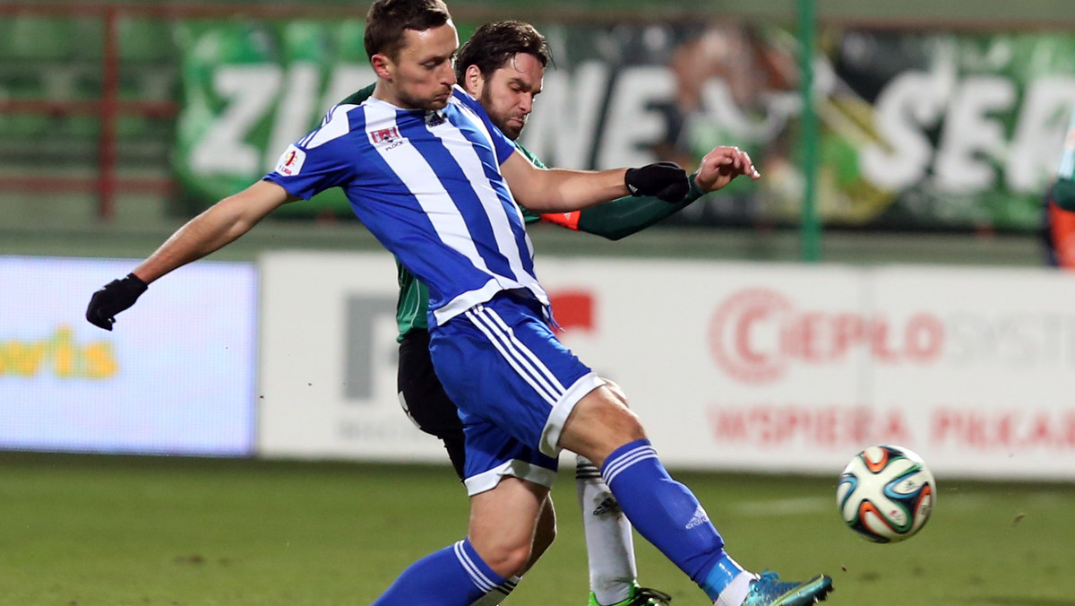 Wisła Płock pokonała na wyjeździe PGE GKS Bełchatów 2:0 (1:0) w meczu kończącym 23. kolejkę I ligi. Dzięki zwycięstwu Nafciarze przybliżyli się do awansu do Ekstraklasy.