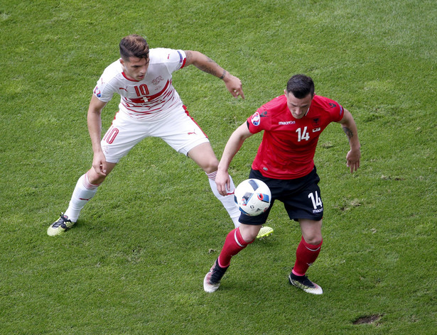 W pojedynku braci Xhaka górą Granit. Szwajcaria - Albania 1:0