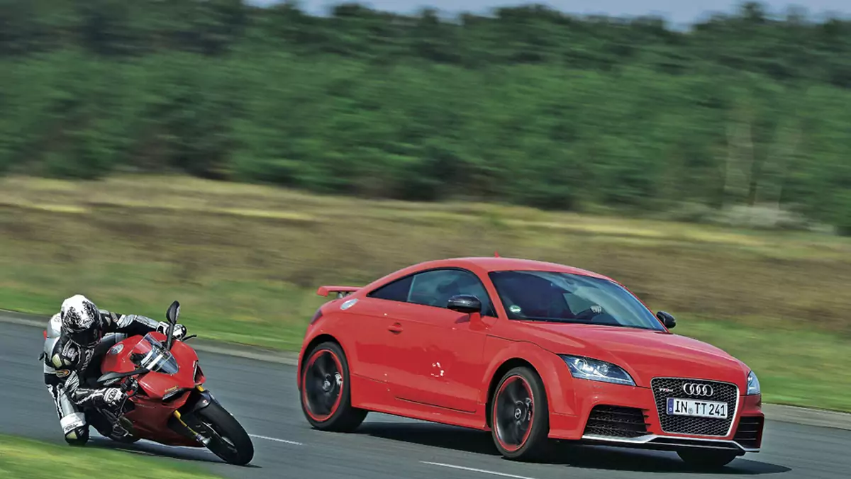 Audi TT RS Plus kontra Ducati 1199 Panigale S