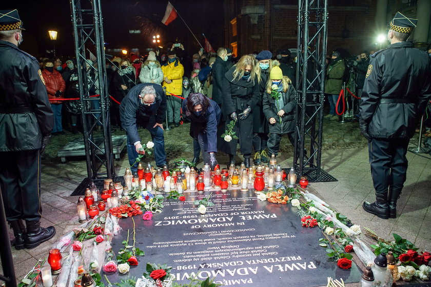 Druga rocznica zamachu i śmierci Pawła Adamowicza. Tak mieszkańcy Gdańska upamiętnili tragedię
