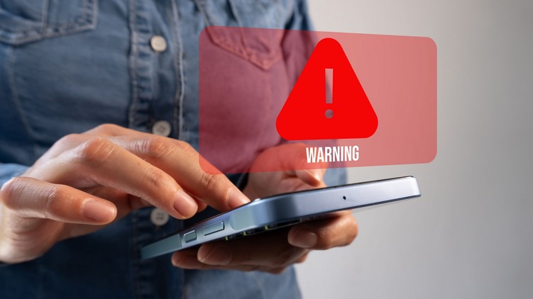 magyar vöröskereszt, mikuláscsomag, csalás