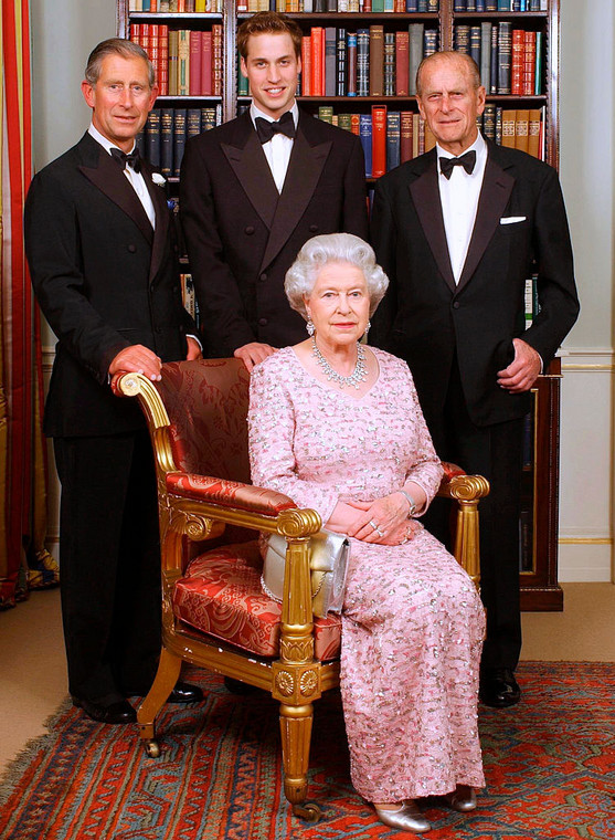 Książę Filip i Elżbieta II z księciem Karolem i księciem Williamem