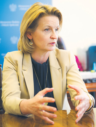 Barbara Socha, wiceminister rodziny i polityki społecznej, pełnomocnik rządu ds. polityki demograficznej