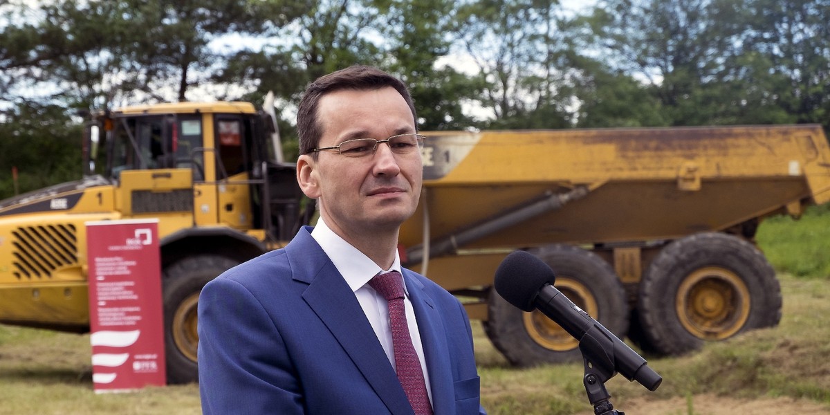 Inwestycje publiczne w górę. Wicepremier Mateusz Morawiecki może te dane obserwować z zadowoleniem