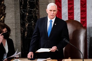 Mike Pence złożył niezapowiedzianą wizytę na Ukrainie
