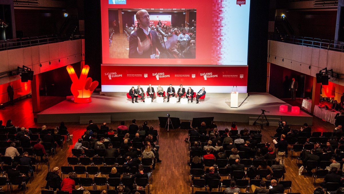 Zdaniem eurodeputowanych z Partii Europejskich Socjalistów zagrożeniem dla Unii Europejskiej jest neoliberalna i konserwatywna polityka, ekstremizm oraz populizm. Dziś w Pradze zakończył się dwudniowy kongres tego ugrupowania pod hasłem "Ocalić Europę".