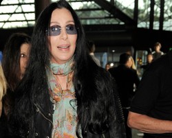 Cher: Drapanie paznokciami po tablicy brzmi lepiej niż mój głos