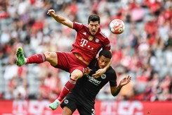 Lewandowski drugi mecz z rzędu bez gola. Pierwsza porażka Bayernu [WIDEO]