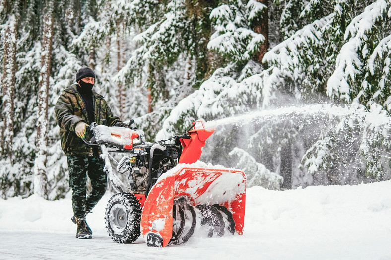 Zamiatarka śniegu / shutterstock 