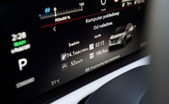 Nissan Ariya w Polsce znika w ciemno. Na drodze nie tylko koszty robią różnicę