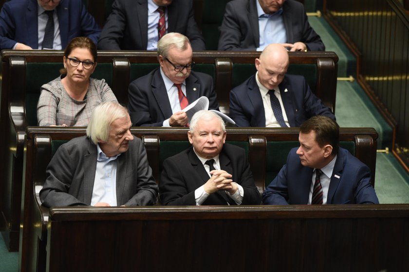 Jarosław Kaczyński, Ryszard Terlecki  i Beata Mazurek nieobecni podczas minuty ciszy dla Pawła Adamowicza