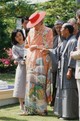Diana hercegnő barackszínű kimonóban és hozzá illő kalapban tisztelgett a japán kultúra előtt, egy japán királyi körút során