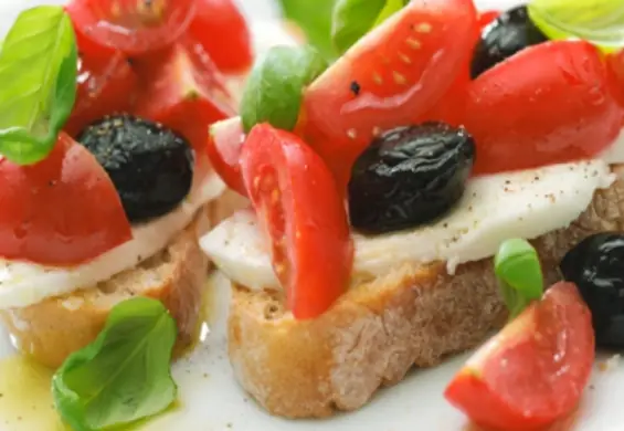 Bruschetta - przepisy na włoskie antipasti