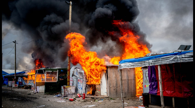 Tűz ütött ki egy migránstáborban /Illusztráció: Northfoto