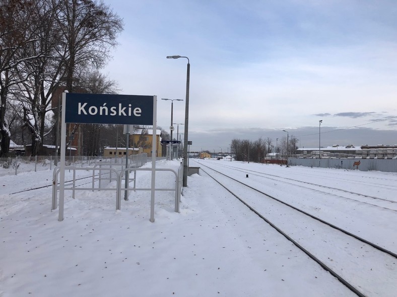 Końskie, peron PKP