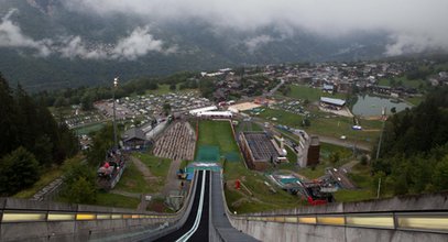 Kuriozalny konkurs w Courchevel. "Taniec z belkami" i dwóch Polaków w czołówce