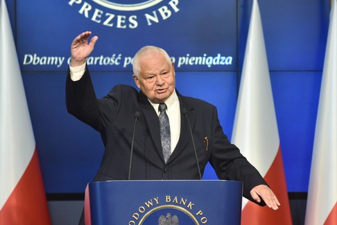 Prezes NBP Adam Glapiński podczas konferencji prasowej, Warszawa, 6 października 2022 r