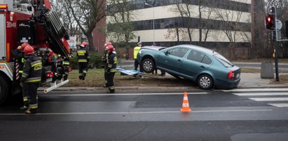 Uwaga! Gołoledź i wypadki w Łodzi. Jest ostrzeżenie policji