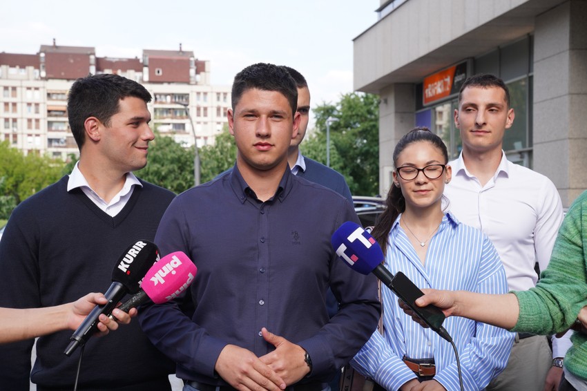 Student Miloš Pavlović jutros u Pionirskom parku