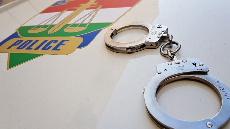 „Állítsd meg az élőt, légy szíves!” – Épp adásban volt az ismert magyar influenszer, amikor lerohanták a kommandósok