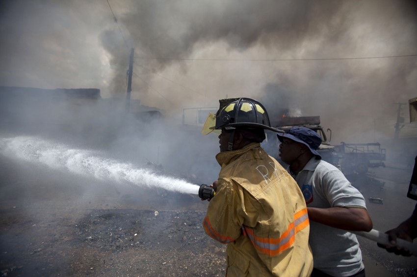 Vatrogasci se bore sa stihijom