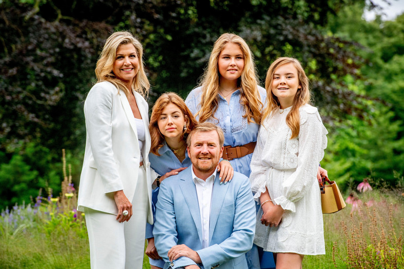 Król Willem Alexander, królowa Maxima oraz ich córki: Catharina-Amalia, Alexia i Ariane