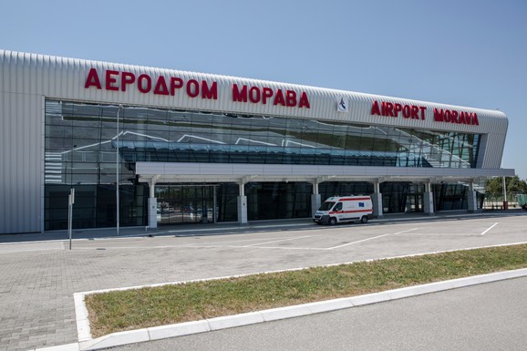Do mora za pola sata: Ovo je najbliža veza sa Crnom Gorom iz srca Srbije, sa Lađevaca poleteo prvi avion za Tivat ove sezone