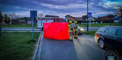 O świcie dokonali makabrycznego odkrycia. Na osiedlowej drodze leżał martwy żołnierz. Tajemnicza tragedia w Witkowie