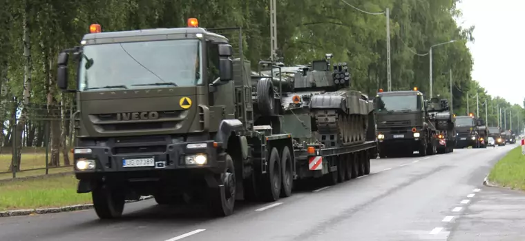 Wojsko wyjechało na drogi. Dowództwo Generalne Rodzajów Sił Zbrojnych ostrzega przed wzmożonym ruchem