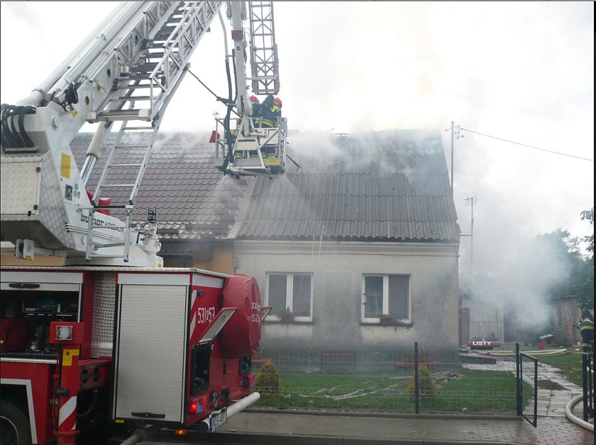 Podpaliły własny dom, żeby rodzice dostali  nowy od Państwa w mieście