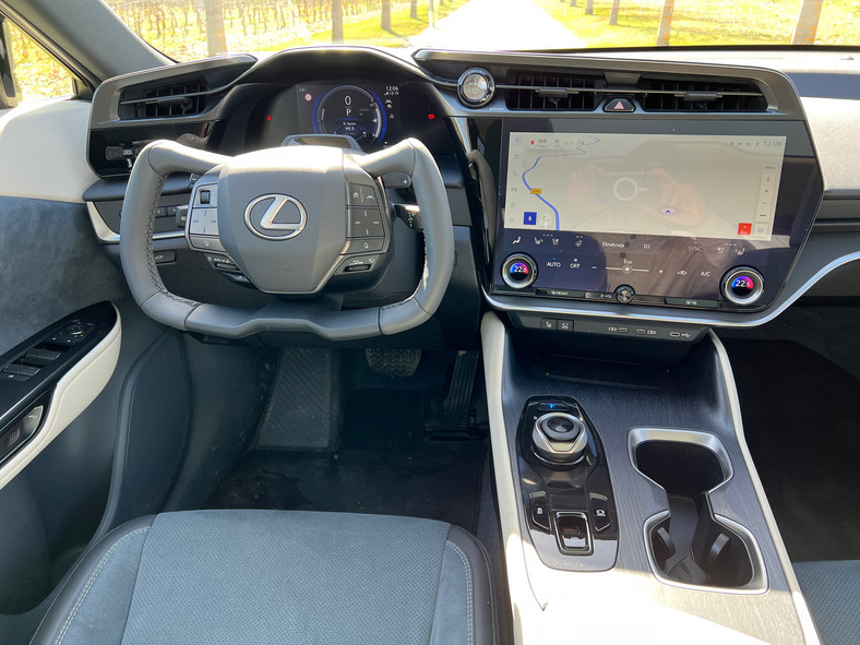 Lexus RZ 450e 2023