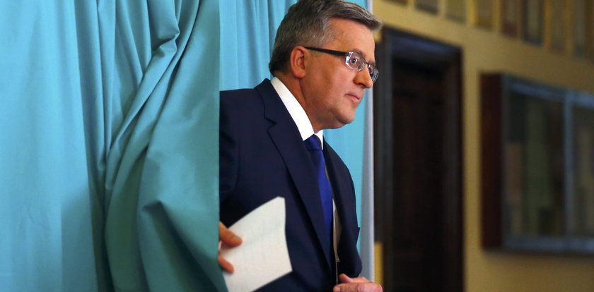 Komorowski ujawnił nazwisko, na które zagłosuje. Uzasadnił: Dba o starszych...